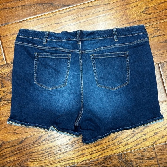 Torrid 5 Inch Super Soft Mid-Rise Short - Picture 2 of 5